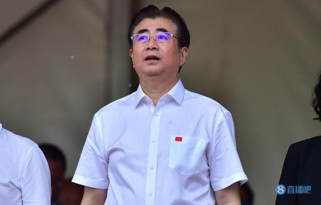 正好韩美晴也是丧偶，所以他们俩在一起，那才真的是条件契合。